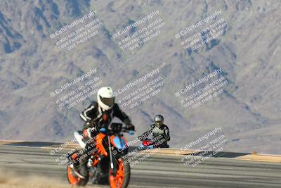 media/Dec-01-2025-Moto Forza (Mon) [[2daa91e15f]]/3-Beginner Group/Session 4 Turn 9/